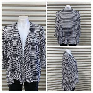 Travel Elements black and white cardigan